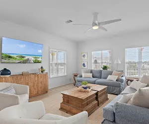 Photo 3 - Yes Beach + Bikes + Pet Friendly + Golf Cart