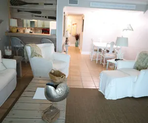 Photo 3 - Beachfront | 4th Flr | Pool | Gym | Family Friendl