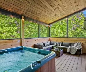 Photo 5 - Luxe 4 BR~Sleeps 14~Swim Spa~Hot Tub~Fireplace