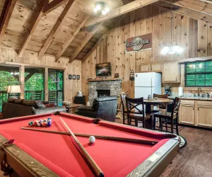 Photo 2 - Pool Table~Hot Tub~3 Miles Gburg Arts and Crafts