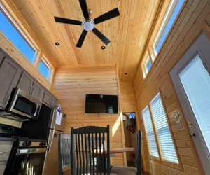 Photo 2 - 080 Tiny Home near Grand Canyon South Rim Sleeps 8