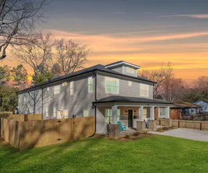 Photo 2 - Epic Group Stay: 2 Homes + Hot Tubs + Yard Games