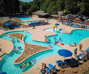 Photo 3 - Catahoula Cabin - Pet Friendly, Resort, Private!