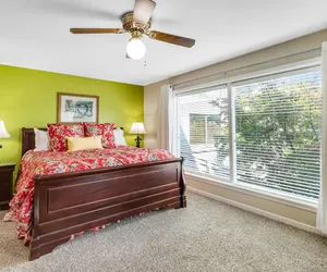 Photo 2 - 2BR Condo with Hot Tub & Pool