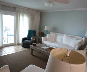 Photo 2 - Beachfront | 4th Flr | Pool | Gym | Family Friendl