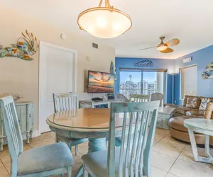 Photo 4 - Luxury Corner Oasis • Panoramic Ocean Views