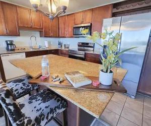 Photo 4 - Immaculate! Large and inviting! Dive into the best vacation NOW!