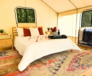 Photo 3 - Peaceful Glamping Retreat at Roaring River
