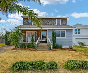 Photo 2 - Spacious Cottage on Quiet West End, 2 Blocks From Beach. Private Pool