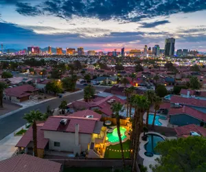 Photo 5 - Strip-side Villa: Pool, Mini Golf, Casino Games!