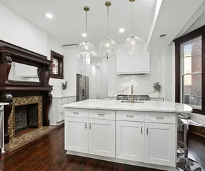 Photo 4 - Stately & Historic 7BR/4.5BA-Chefs Kitchen+Parking