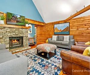 Photo 5 - Catahoula Cabin - Pet Friendly, Resort, Private!