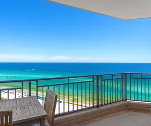 Photo 2 - Directly On Beach! Tropical Pool Deck~Tiki Bar~Hot Tub~May Discounts Now Incl'd~