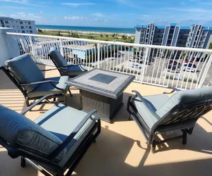 Photo 3 - 3BR Luxury Penthouse • Panoramic Views