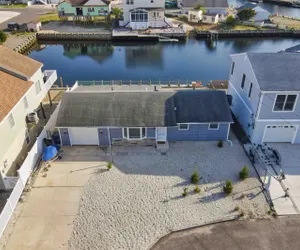 Photo 2 - Waterfront Vacation Rental in Mystic Island