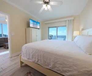 Photo 4 - High Rise Luxury Corner Condo With Heated Indoor Pool, Lazy River.  Sleeps 6