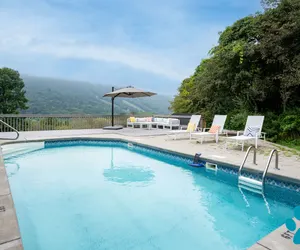 Photo 3 - Mountain Views, Hot Tub, Spa, Fire Pit, Game Room