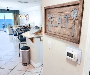 Photo 3 - ⭐⭐⭐⭐⭐Tidewater 2302-Spectacular 3BD Beach Condo, Pools, Arcade,HotTubs!