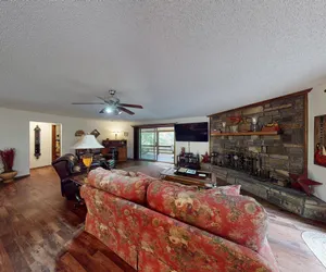 Photo 4 - Lakeside Bliss: golf, lake, pier, pets allowed