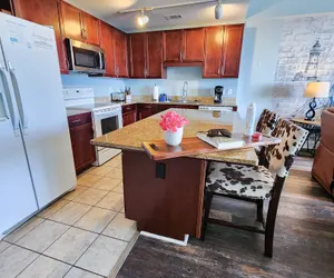 Photo 4 - Super Convenient 5th FLOOR- 537 !  LOCATION, AMENITIES, And Amazing Views!