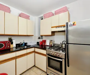 Photo 5 - Cozy 3BR in Hell's Kitchen - Great Location!