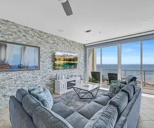 Photo 5 - PH, Balcony, Lazy River, I/O Pools, Game Room, Spa, Beach, Luxury 2/2 Penthouse!