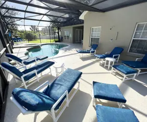 Photo 5 - Fantastic Large Private Garden Pool Hot Tub Game Room Gas BBQ Closest to Disney