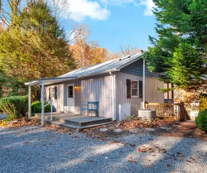 Photo 4 - The Cottage at Grey Logs Cove - Lake Lure, Kayaks!