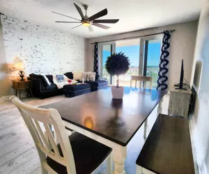 Photo 5 - Large 3 BD With Fountain Show Views on 5th Floor