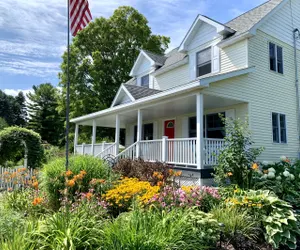 Photo 2 - Amazing House, Amazing Garden, Downtown