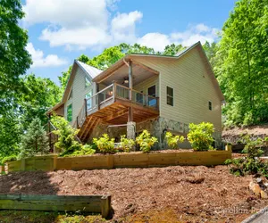 Photo 4 - Blueridge Sunrise - Hot Tub, Fire Pit, Resort!