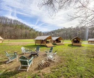 Photo 2 - Group Glamping: Luxury Tents Near Gburg and PF