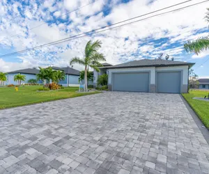 Photo 2 - Best Vacation Rentals Cape Coral - VILLA PURA VIDA | Home 24-7