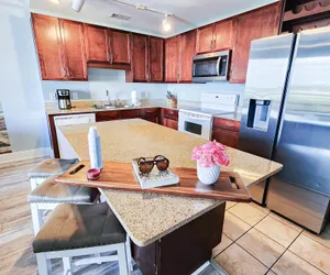 Photo 4 - Privacy on the 4th Floor, No Elevators needed, Updated With Fountain Show View!