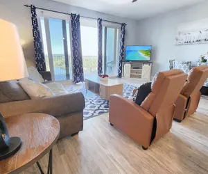 Photo 4 - On the most private end of the building, accessible and gorgeous!