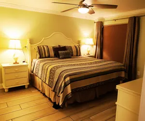 Photo 3 - 6th Floor | Beachfront | Sleeps 6 | Pool, Gym!