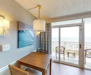 Photo 4 - Direct Oceanfront Amazing Views In Camelot Resort!