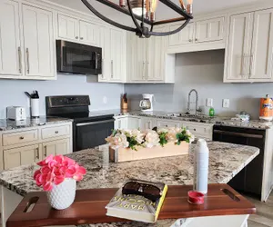 Photo 2 - Exceptional unit 633!Accessible and  Inviting! Perfect Beach set up!