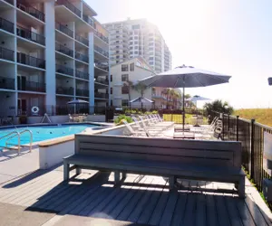 Photo 5 - Beachfront | Pool | Sleeps 6 | Family/Couple Ideal