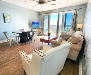 Photo 5 - Incredible unit! Private boardwalk, Multiple pools and spas onsite!