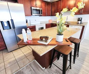 Photo 3 - 50 feet from 10th floor pool and hot tub! Gorgeous Condo! Resort