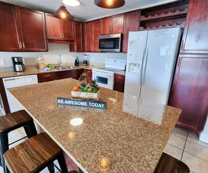 Photo 2 - Large 3 BD With Fountain Show Views on 5th Floor