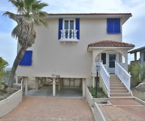 Photo 2 - Ocean Front Beach Home walking distance to Flagler