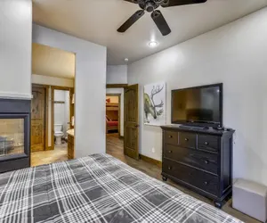 Photo 4 - Highwood Hideaway