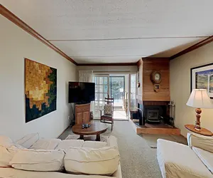 Photo 2 - Spacious 2 Bedroom Condo Just Steps To Mammoth Mountain (Unit 108 at 1849 Condos)