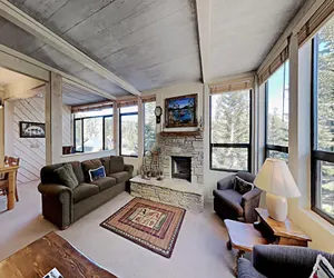 Photo 2 - Spacious Condo Great For Friends & Families - Onsite Ski and Snowboard Rentals (Unit 571 at 1849)