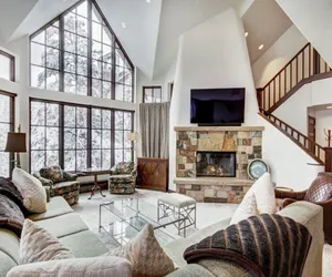 Photo 3 - Luxury Ski-in 3 Br Penthouse Inside Pines Lodge, Sleeps 10!