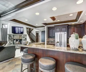 Photo 5 - Luxury Ski-in 3 Br Penthouse Inside Pines Lodge, Sleeps 10!