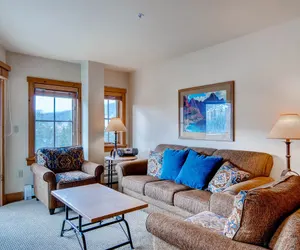 Photo 4 - Great views, sleeps up to 8, walk to slopes, kids ski free!