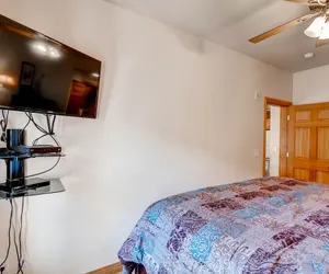Photo 3 - Beautiful 2Br~Sleeps up to 6~No Cleaning Fees